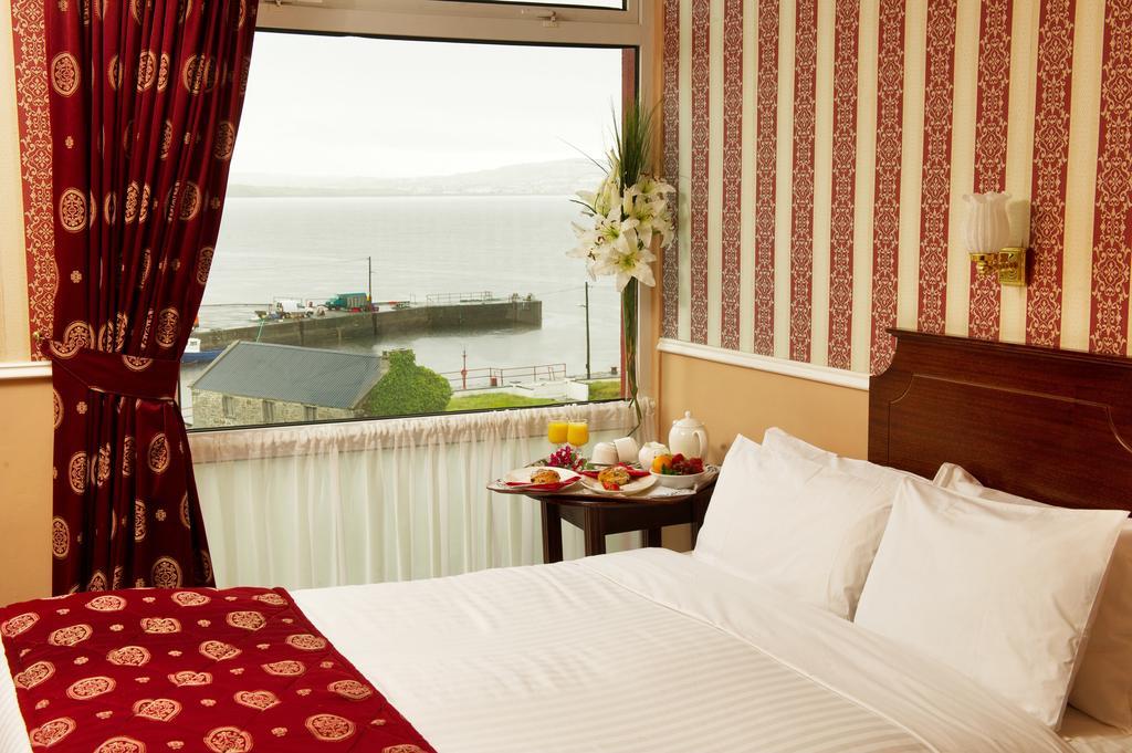 Logues Liscannor Hotel Zimmer foto