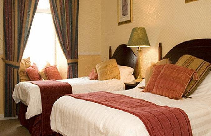 Logues Liscannor Hotel Zimmer foto
